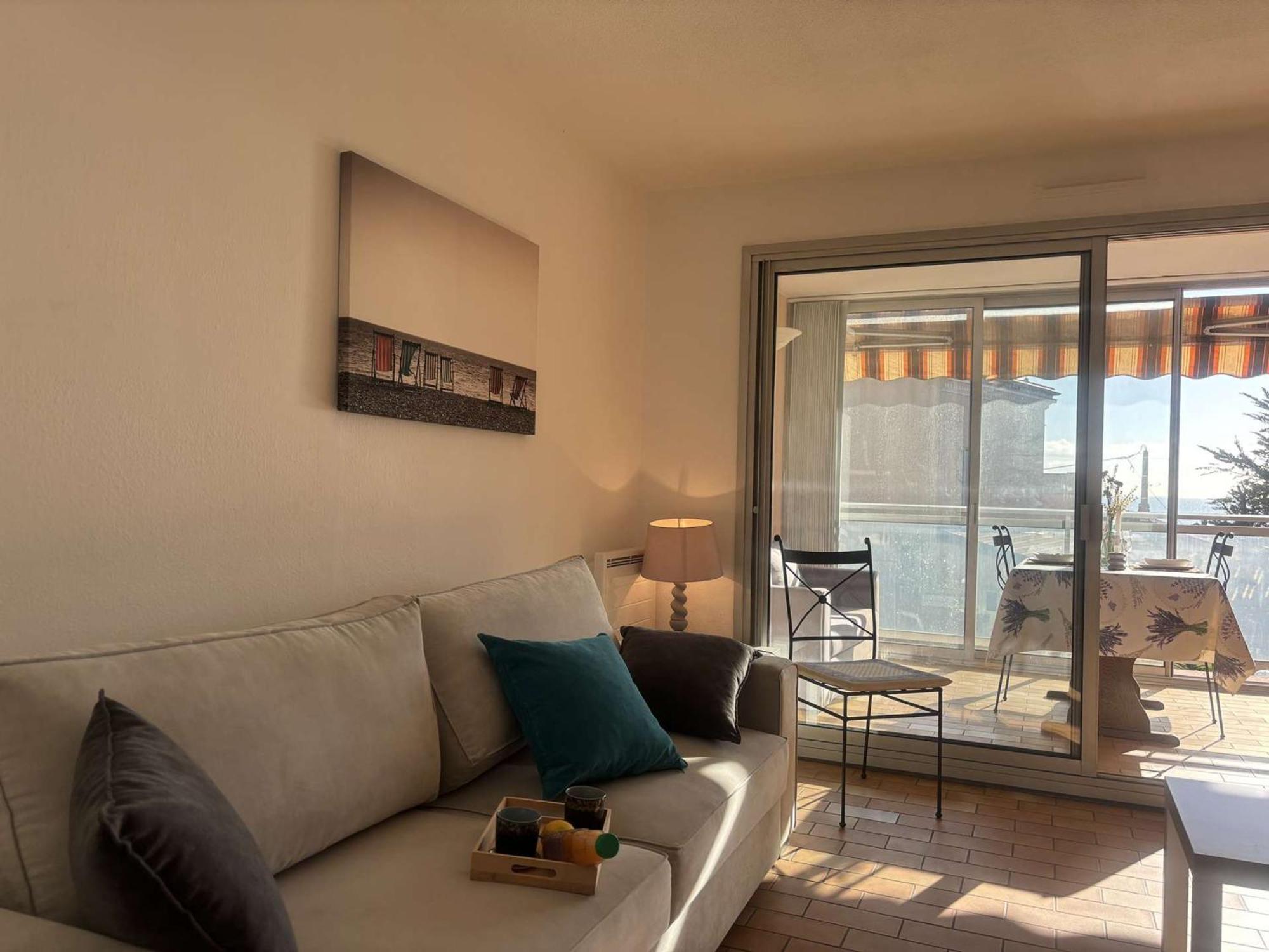 Studio Agreable Avec Loggia, Garage Et Plage A Proximite - 2 Couchages, Golfe-Juan - Fr-1-252-62 Exterior photo