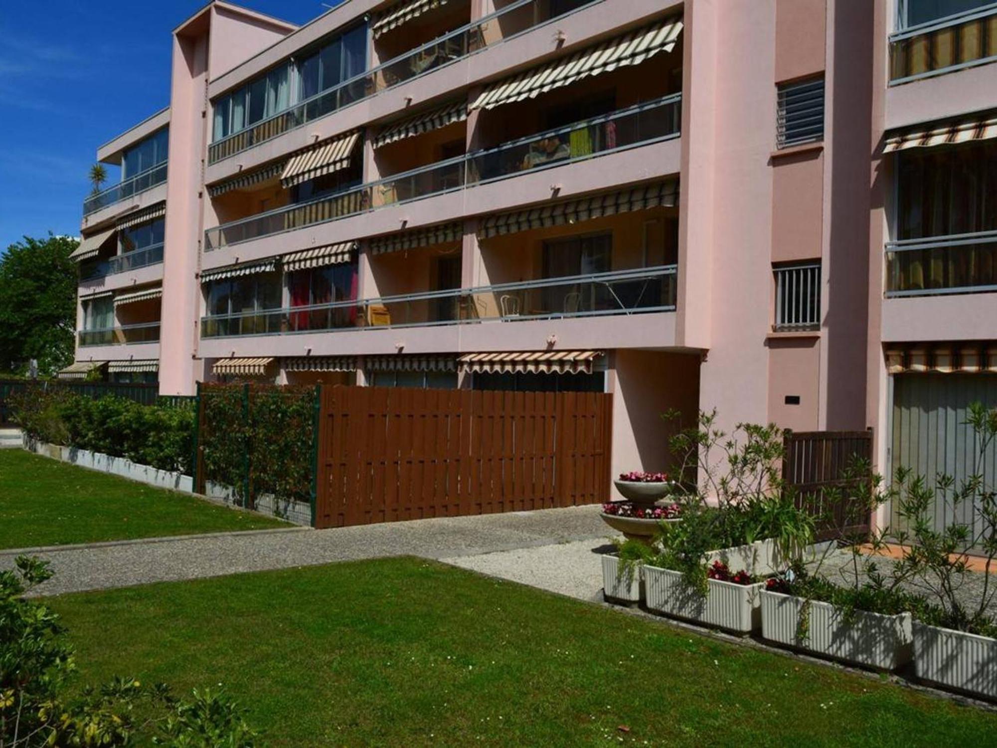 Studio Agreable Avec Loggia, Garage Et Plage A Proximite - 2 Couchages, Golfe-Juan - Fr-1-252-62 Exterior photo